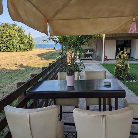 Nafpaktos beach Apartment Buitenkant foto